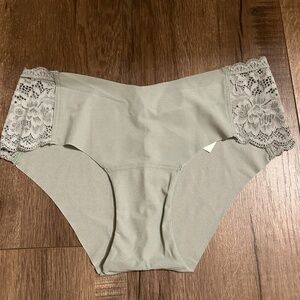 gilly hicks panty size small